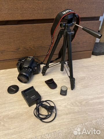 Зеркальный фотоаппарат Canon 600D + пульт и штатив