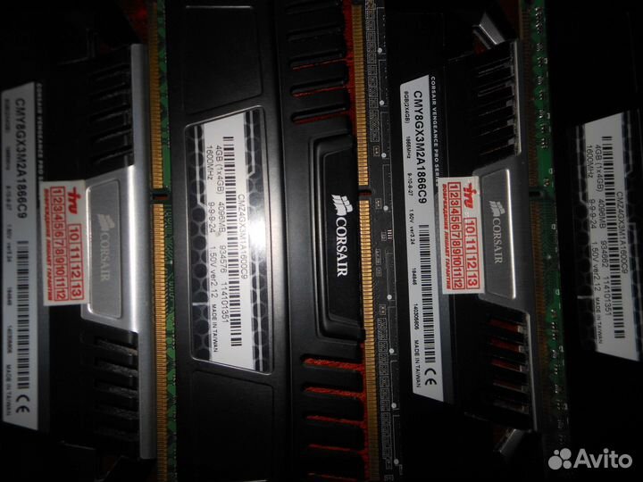 DDR3 Corsair Vengeance 16 Гб (4х4)