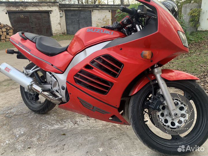 Suzuki RF600