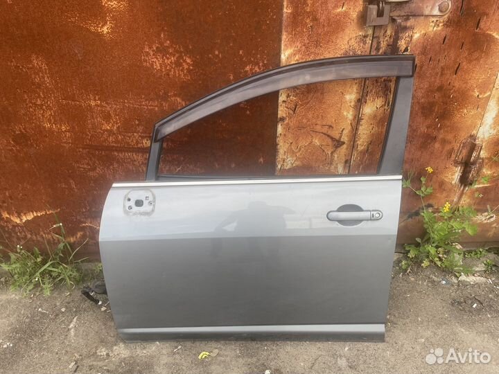 Дверь передняя левая Ниссан Тиида 2004-2012 г.в