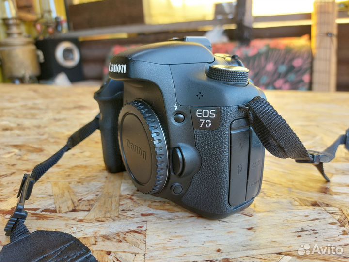 Зеркальный фотоаппарат canon 7d