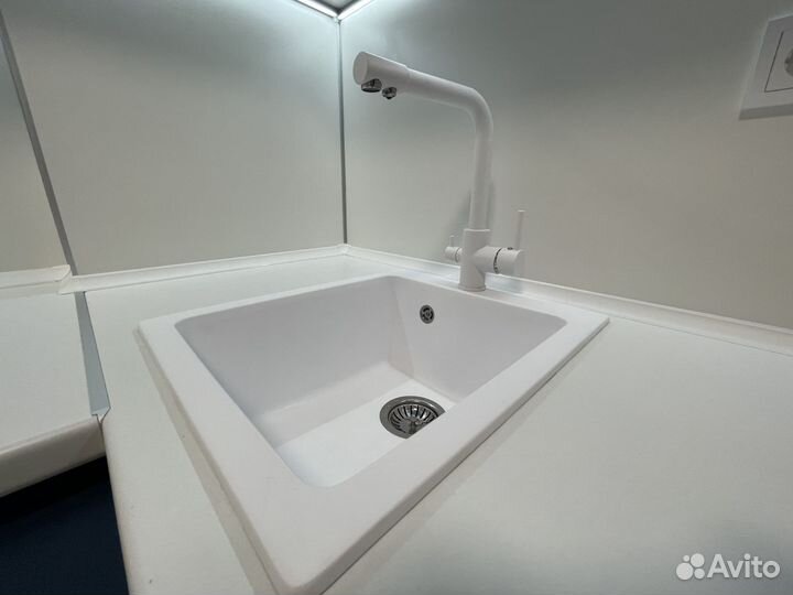 Кухонный гарнитур. Угловая кухня без ручек ксп:169