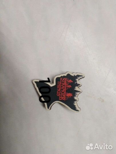 Значки и фигурки