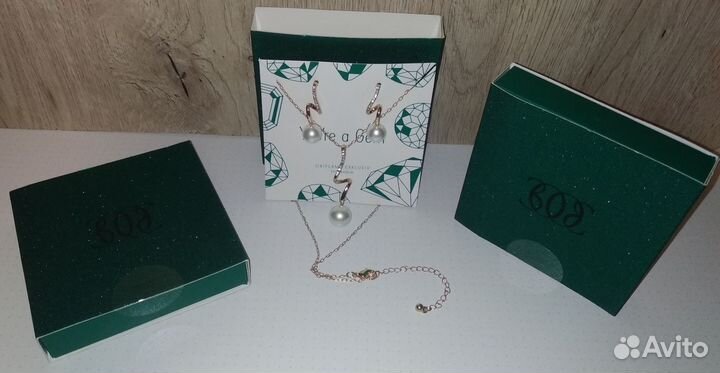 Бижутерия Орифлейм: ожерелье и серьги