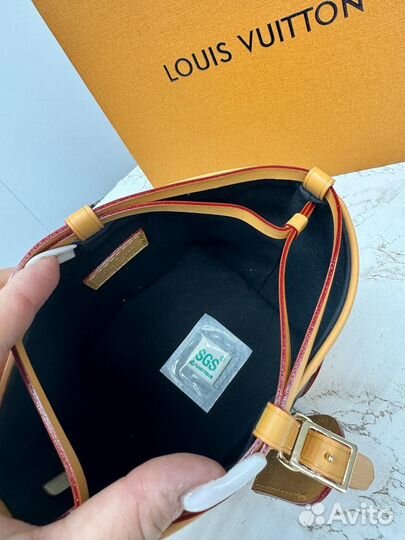 Сумка Louis vuitton дно 12 см, горлышко 20 см