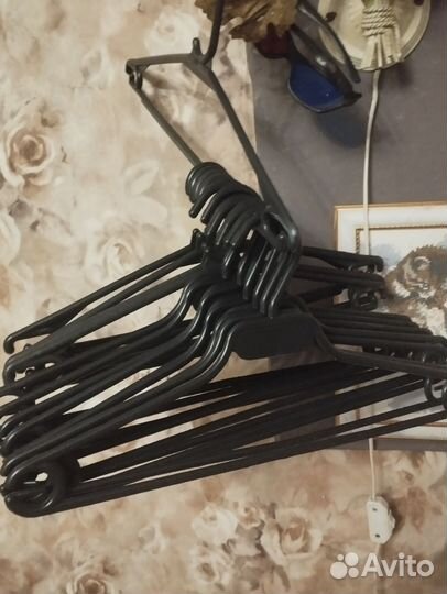 Вешалки плечики
