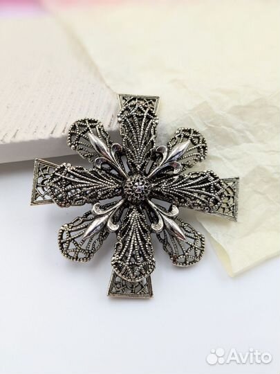 Брошь винтажная ART