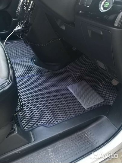 Комплект ковриков из эва EVA на Toyota Voxy 70