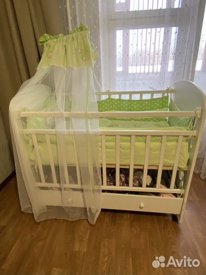 Детская кроватка
