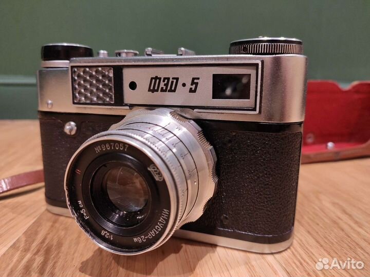 Плёночный фотоаппарат фэд5