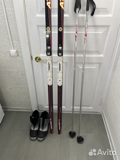 Беговые лыжи atomic