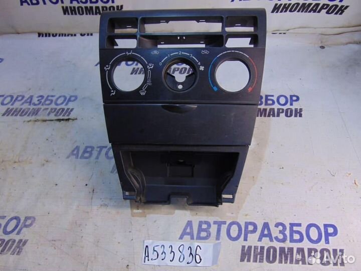 Консоль центральная для Toyota Corolla Fielder 1