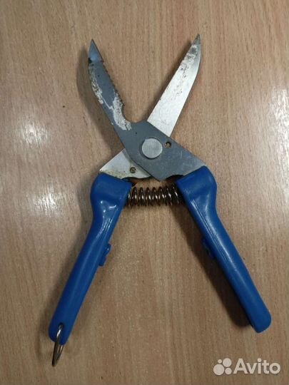 Секатор садовый