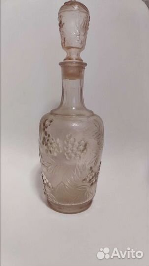 Графин виноградная лоза. Розовое стекло. СССР