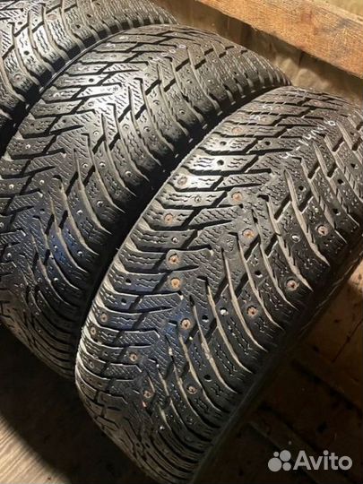 Nokian Tyres Hakkapeliitta 8 215/55 R17