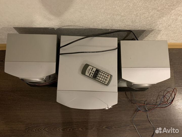 Музыкaльный цeнтp panаsoniс sа-ак200 и кoлонки