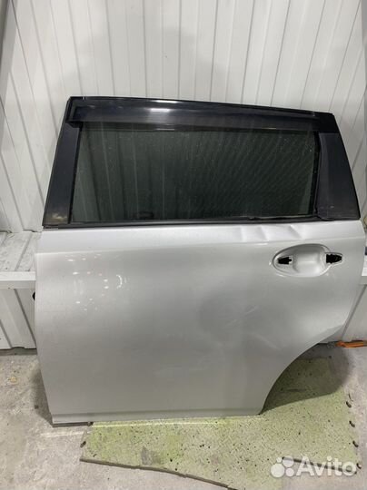 Задняя левая дверь toyota wish 2009-2016 г
