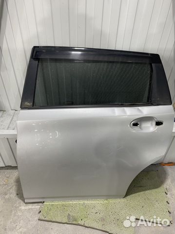 Задняя левая дверь toyota wish 2009-2016 г