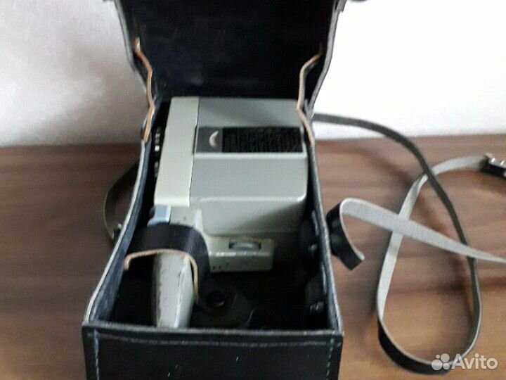 Винтажная кинокамера