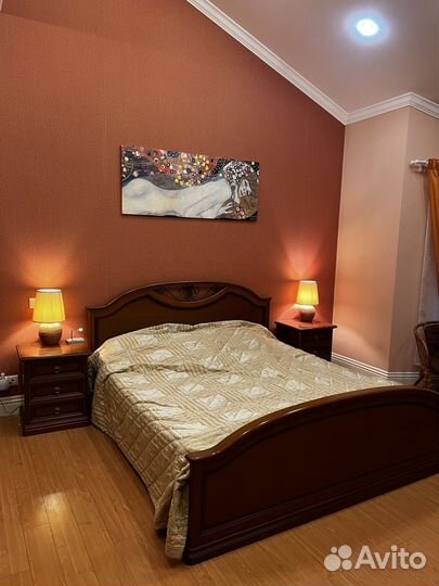 Спальный гарнитур из массива дерева бу