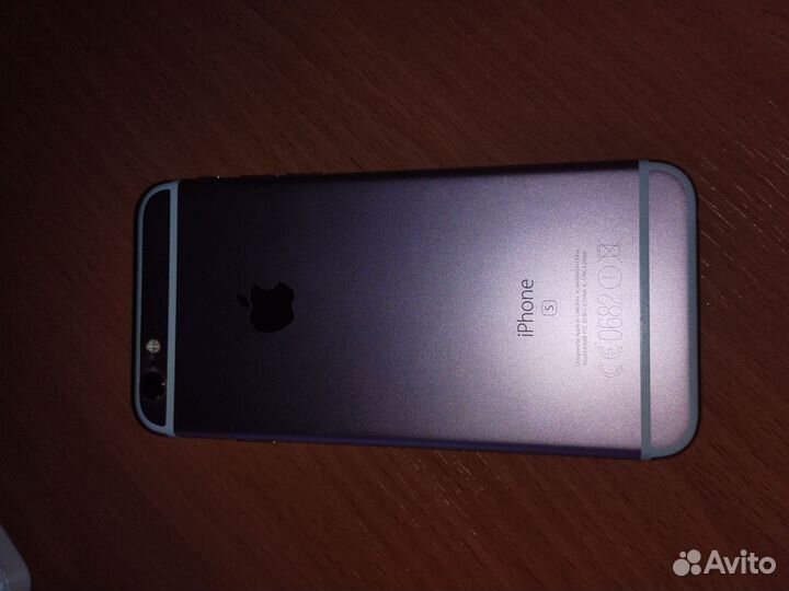 Телефон iPhone 6s
