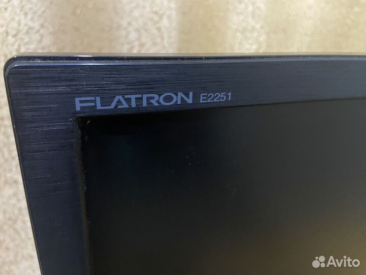 Монитор LG 22