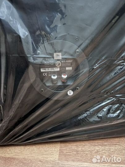 Сабвуфер JBL