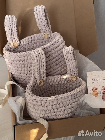 Корзина вязаная на кроватку подвесной кармашек