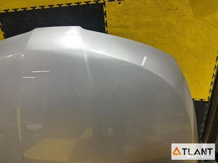 Капот nissan tiida