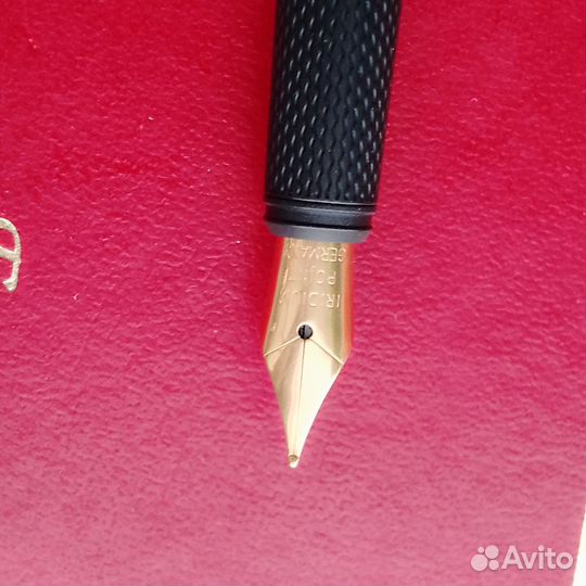 Перьевая и шариковая ручки essential