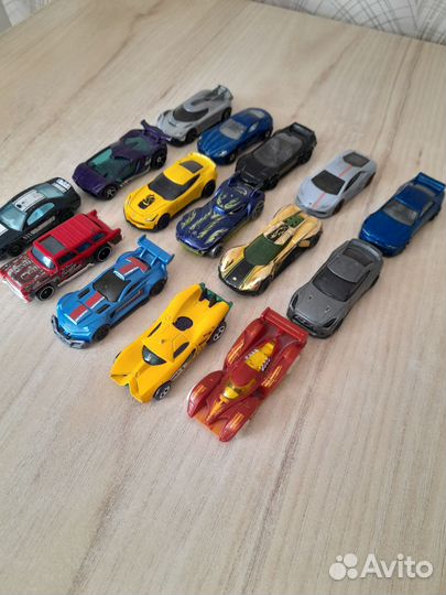 Машинки Hot Wheels