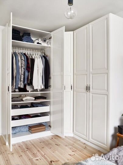 Угловой шкаф