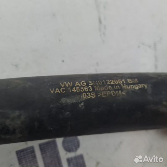 Патрубок системы охлаждения Audi Q3 8U