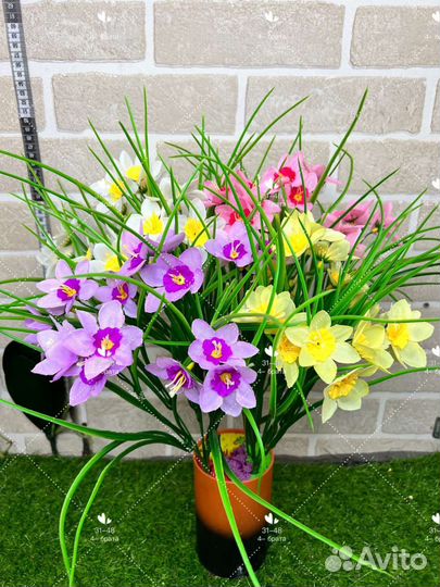 Цветы тюльпаны, нарциссы, гвоздики искусственные