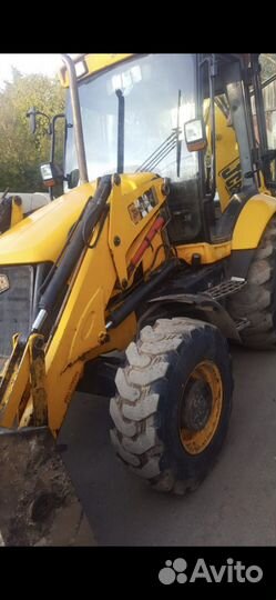 Тракторист на jsb джисиби 3-cx