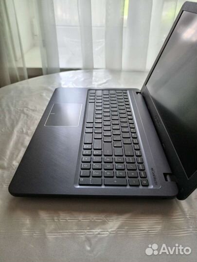 Ноутбук asus VivoBook