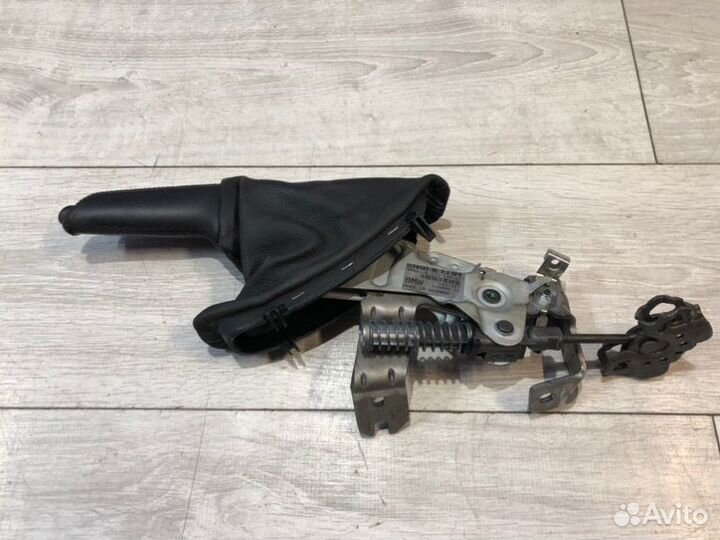 Ручка ручного тормоза Bmw 525I Левый Руль Пробег: