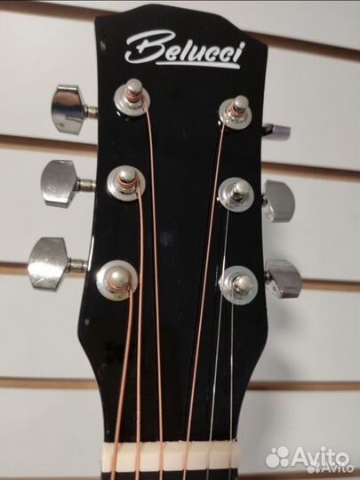 Акустическая гитара