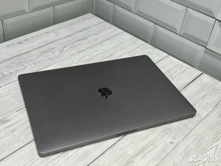 Macbook pro 16 2019 i7 32gb ssd512 100циклов