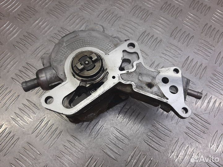 Насос вакуумный, Volkswagen Golf 4 2004