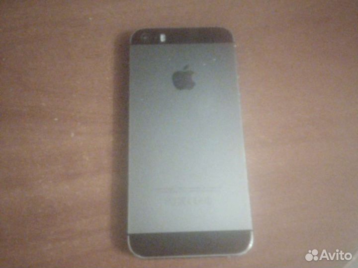 Телефон iPhone 5