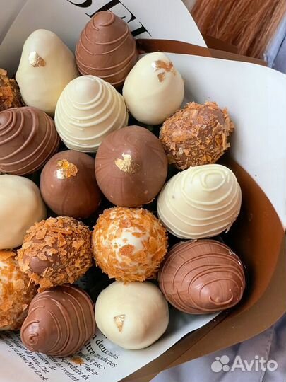 Букеты из фруктов клубника в шоколаде