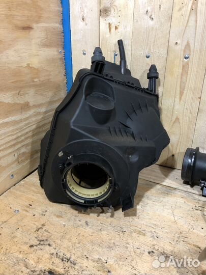 Корпус воздушного фильтра Audi A6 C6 2.7-3.0 TDI