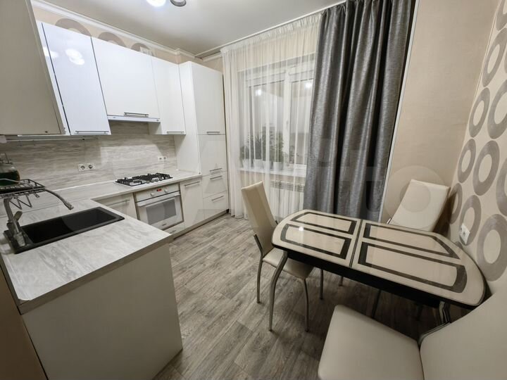 2-к. квартира, 57 м², 5/5 эт.