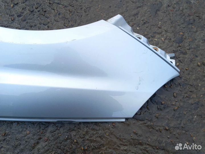 Переднее левое крыло на Весту