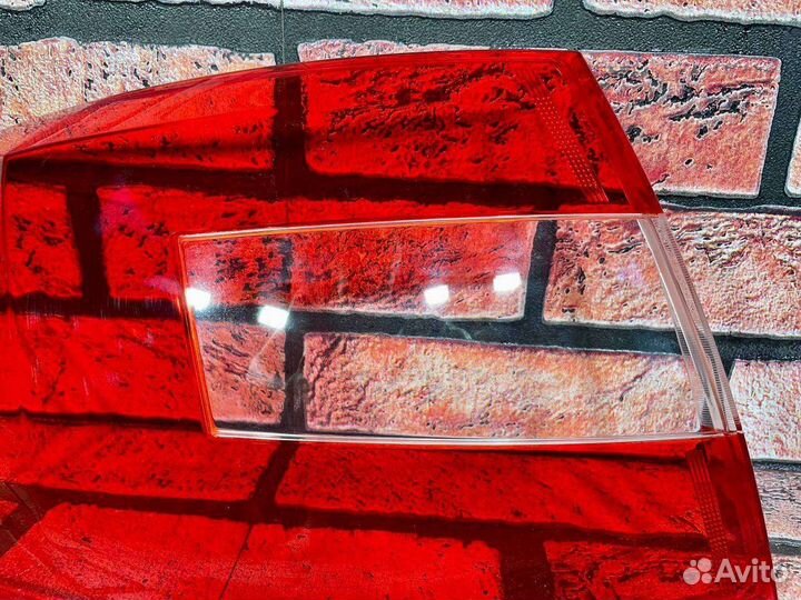 Стекло задней левой фары skoda octavia A7