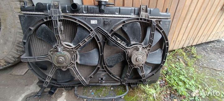 Радиатор охлаждения двигателя Nissan
