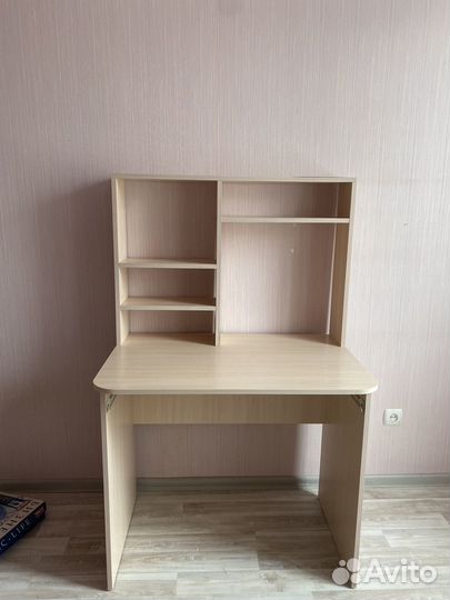 Письменный стол