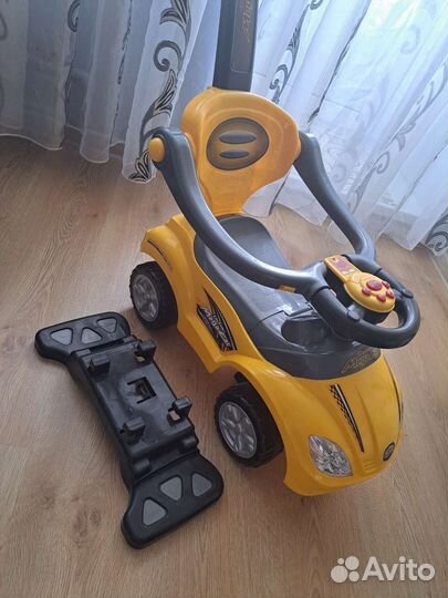 Детская машинка каталка с ручкой