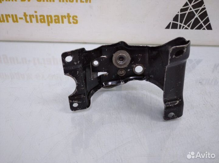 Крюк замка капота правый Bmw X6 F16 2014-2018